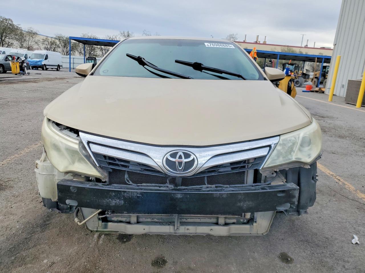 2012 TOYOTA CAMRY LE photo 9