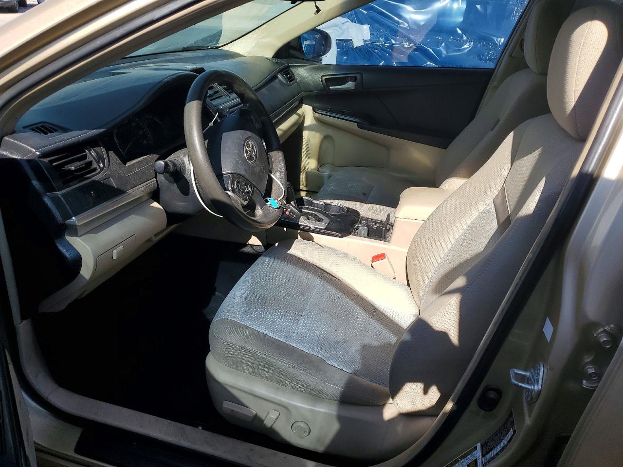 2012 TOYOTA CAMRY LE photo 13