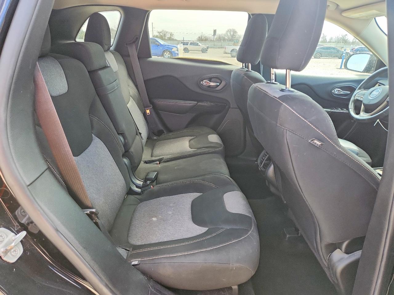 2014 JEEP CHEROKEE LATITUDE photo 11