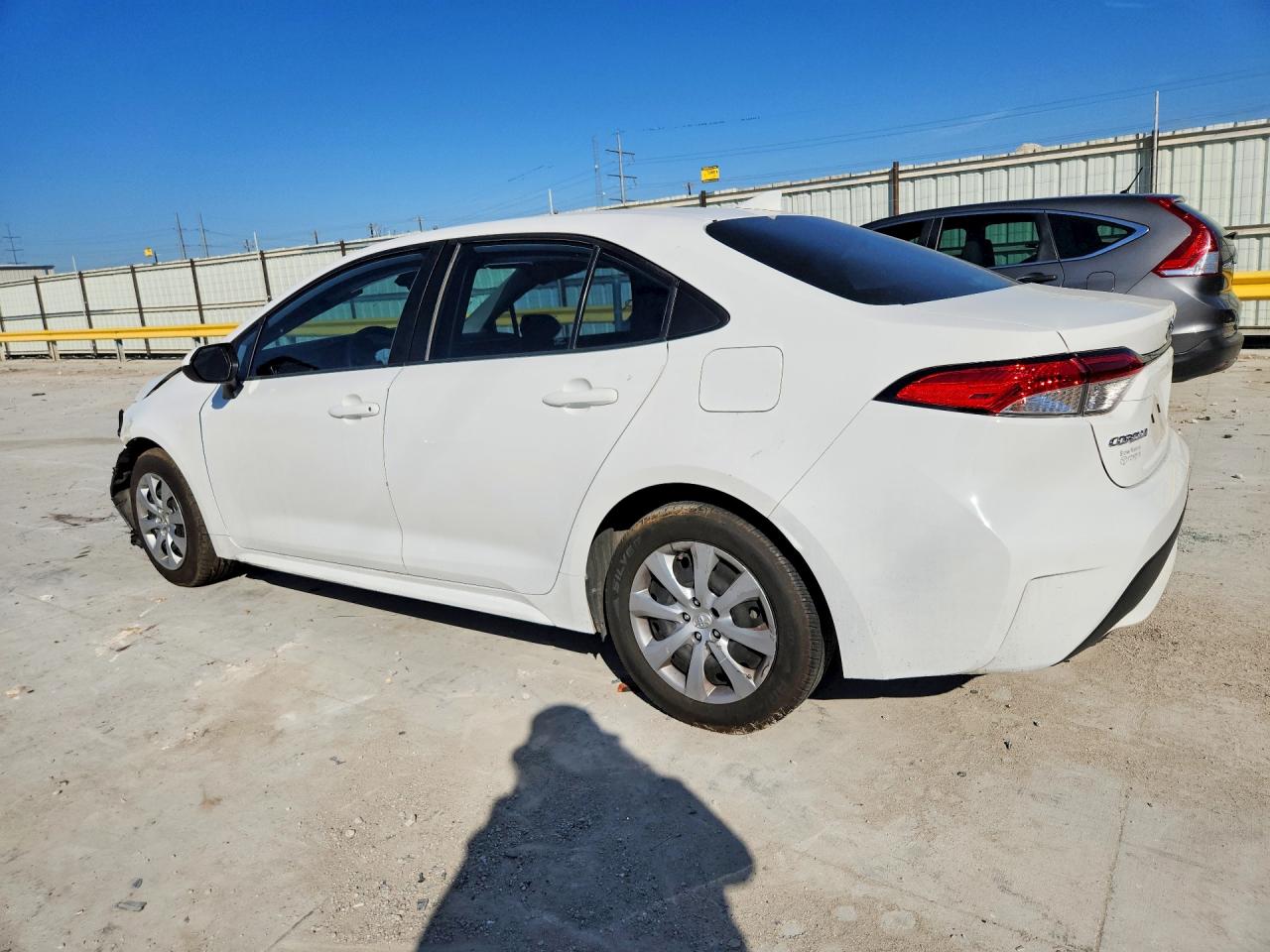 2020 TOYOTA COROLLA LE photo 2