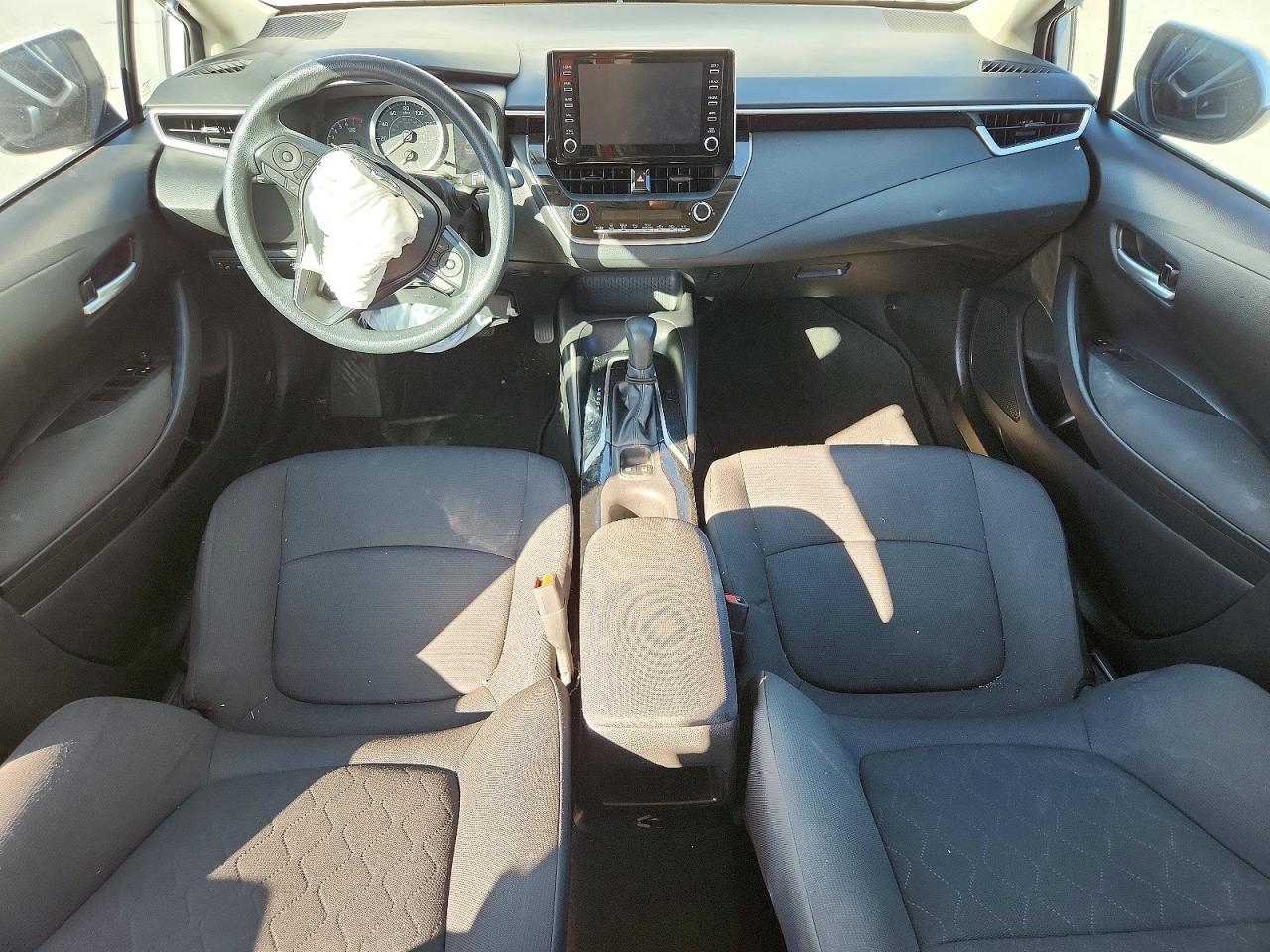 2020 TOYOTA COROLLA LE photo 8