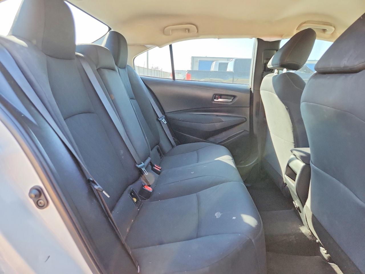 2020 TOYOTA COROLLA LE photo 10