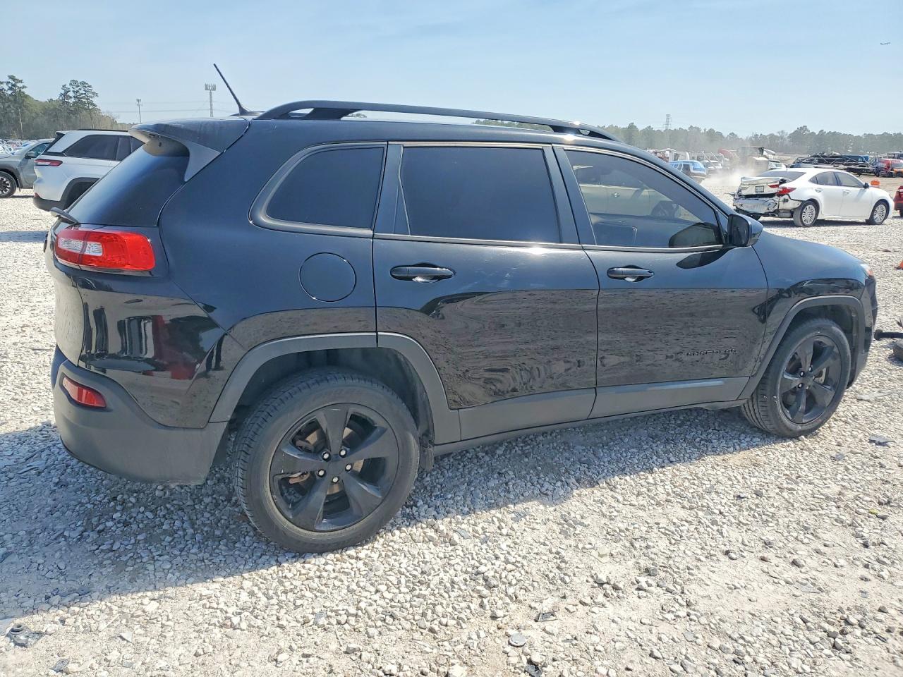2018 JEEP CHEROKEE photo 7
