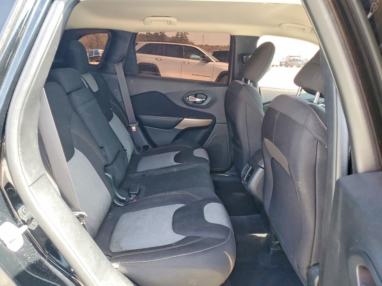2018 JEEP CHEROKEE photo 31