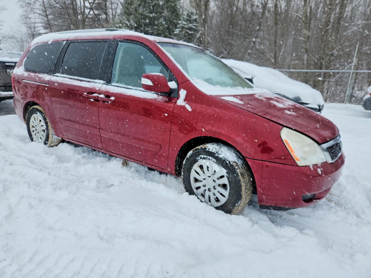 2011 KIA SEDONA LX photo 4