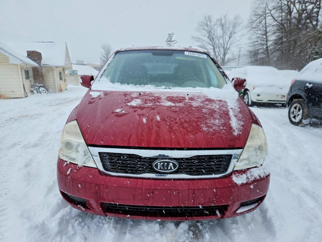 2011 KIA SEDONA LX photo 5