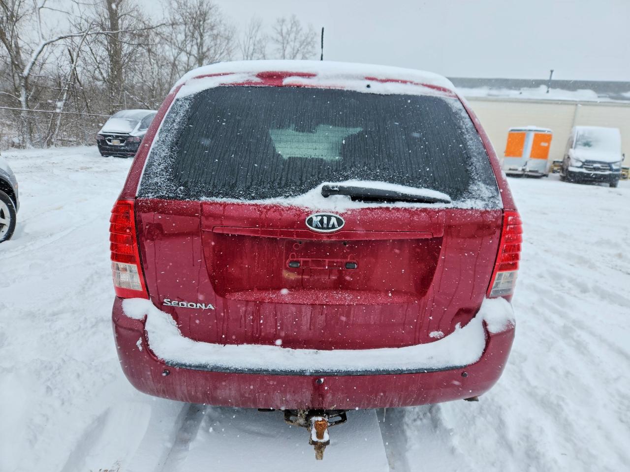 2011 KIA SEDONA LX photo 6