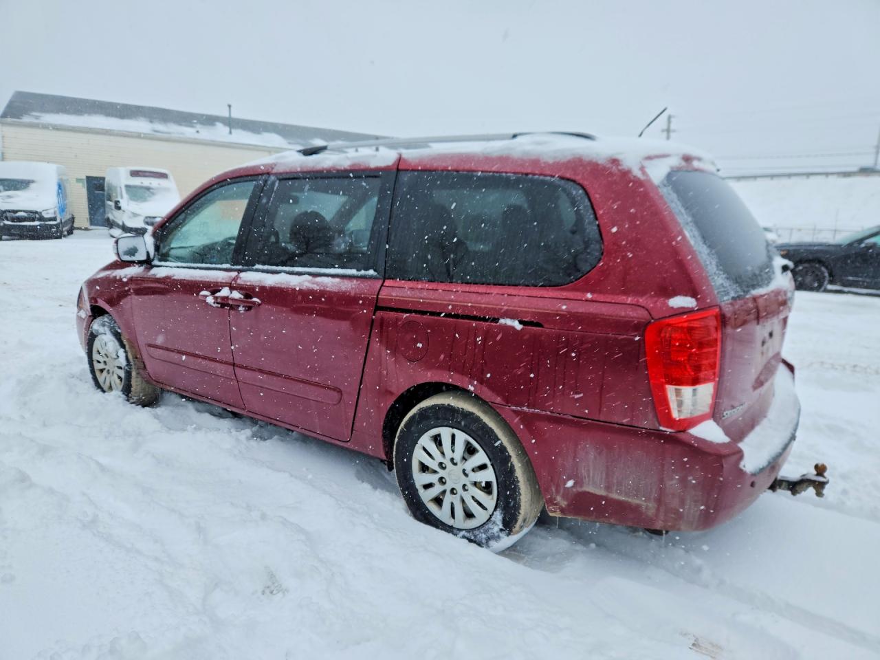 2011 KIA SEDONA LX photo 2