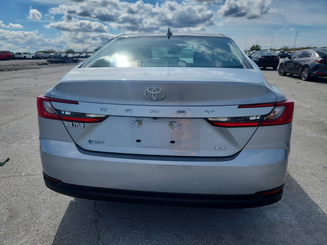2025 TOYOTA CAMRY XSE photo 6