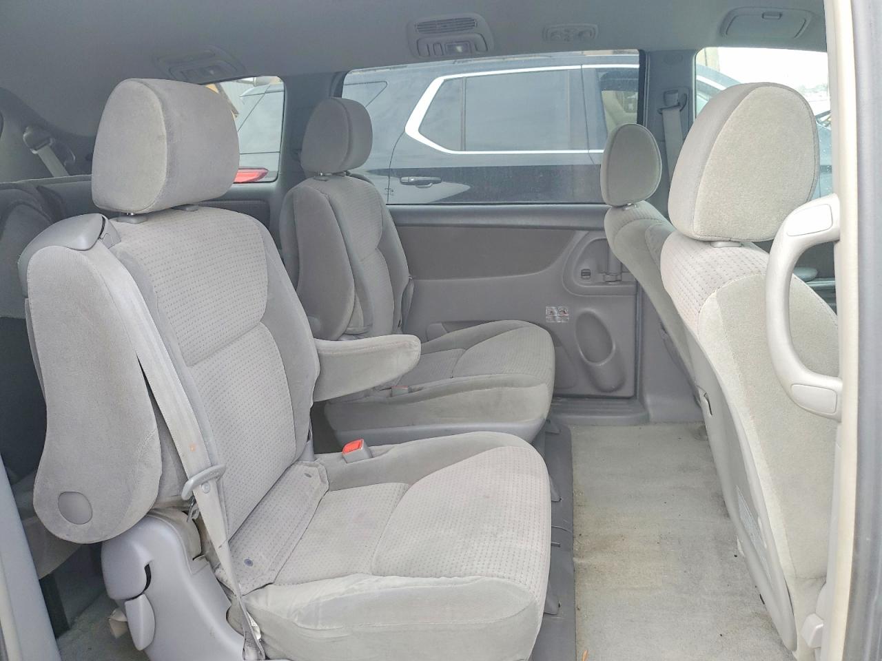 2006 TOYOTA SIENNA LE 7 PASSENGER photo 28