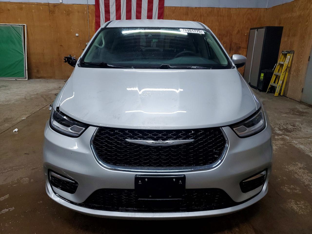 2023 CHRYSLER PACIFICA TOURING L photo 5