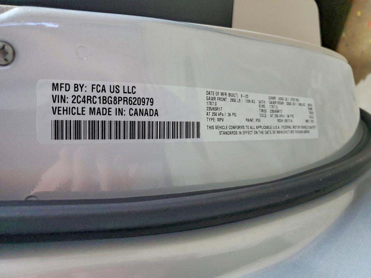 2023 CHRYSLER PACIFICA TOURING L photo 13
