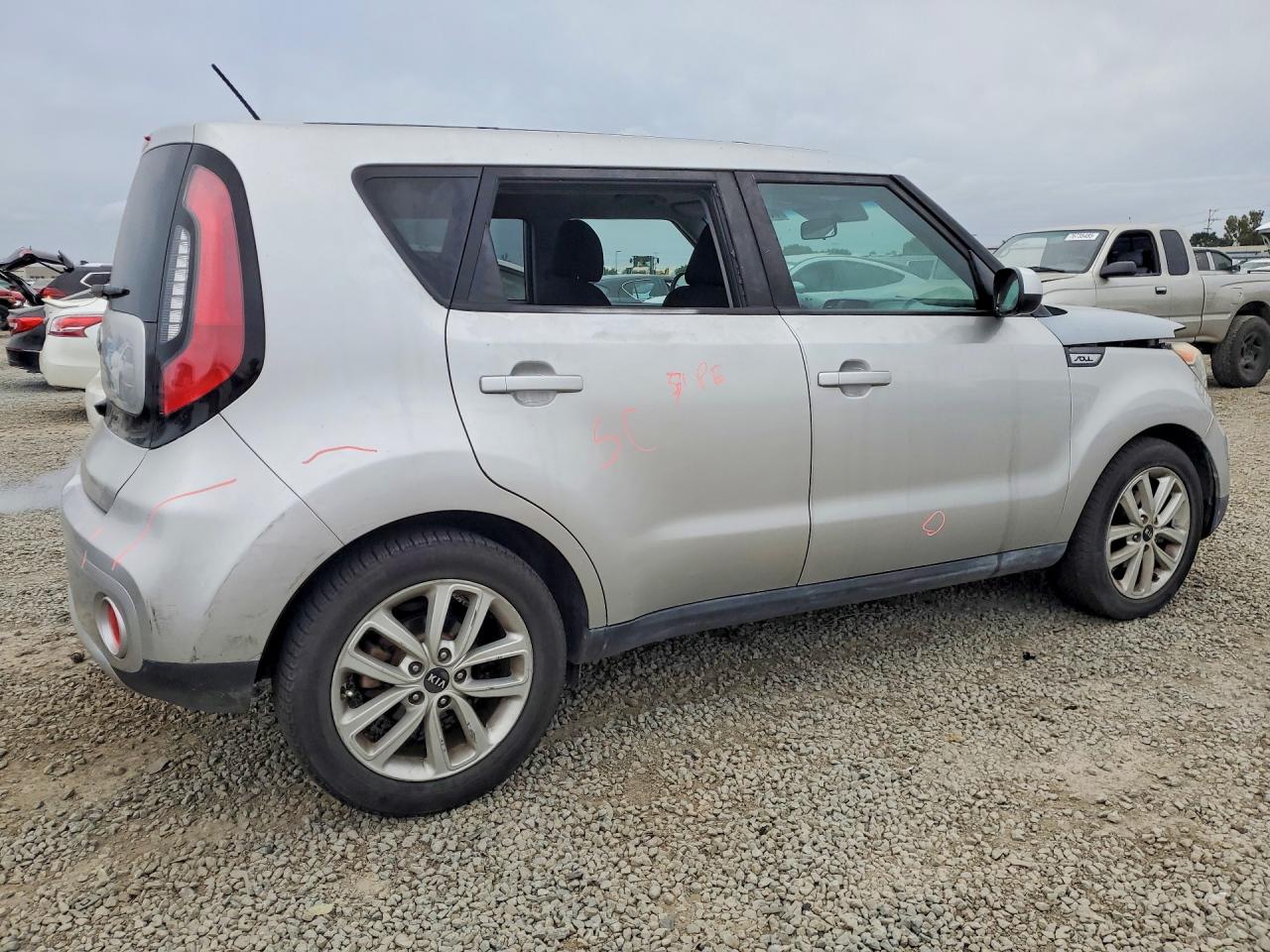 2017 KIA SOUL + photo 5