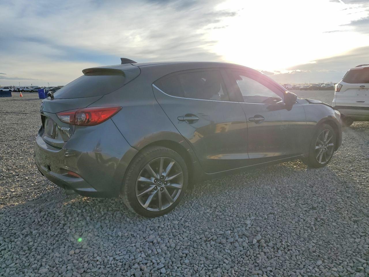 2018 MAZDA 3 TOURING photo 3