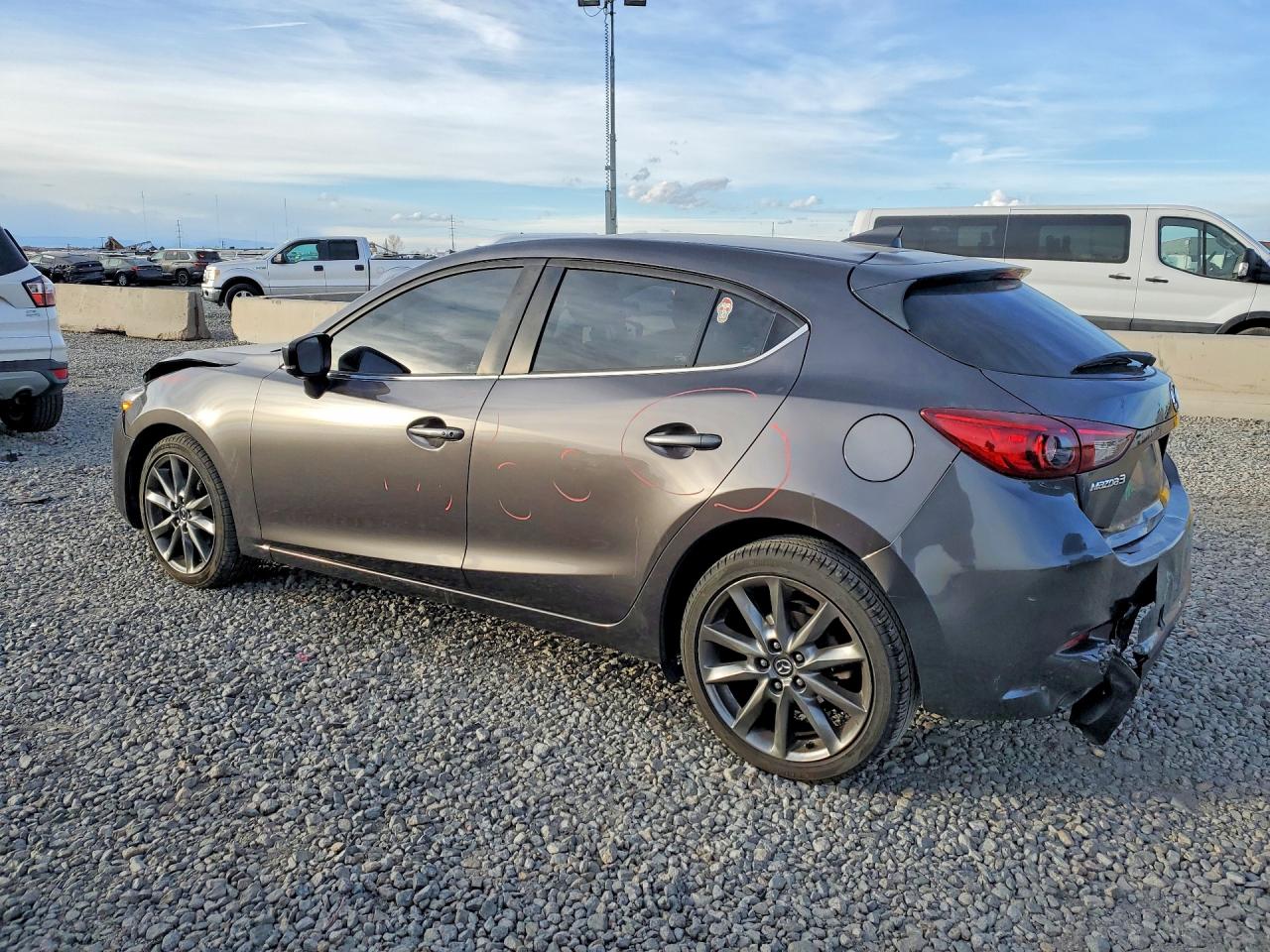 2018 MAZDA 3 TOURING photo 2