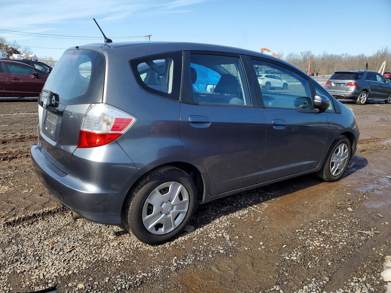 2013 HONDA FIT photo 3