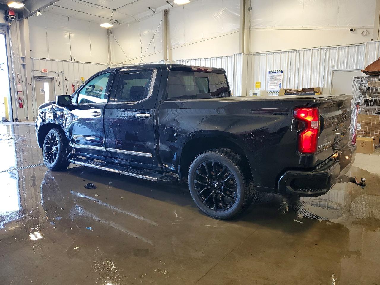 2024 CHEVROLET SILVERADO K1500 HIGH COUNTRY photo 3