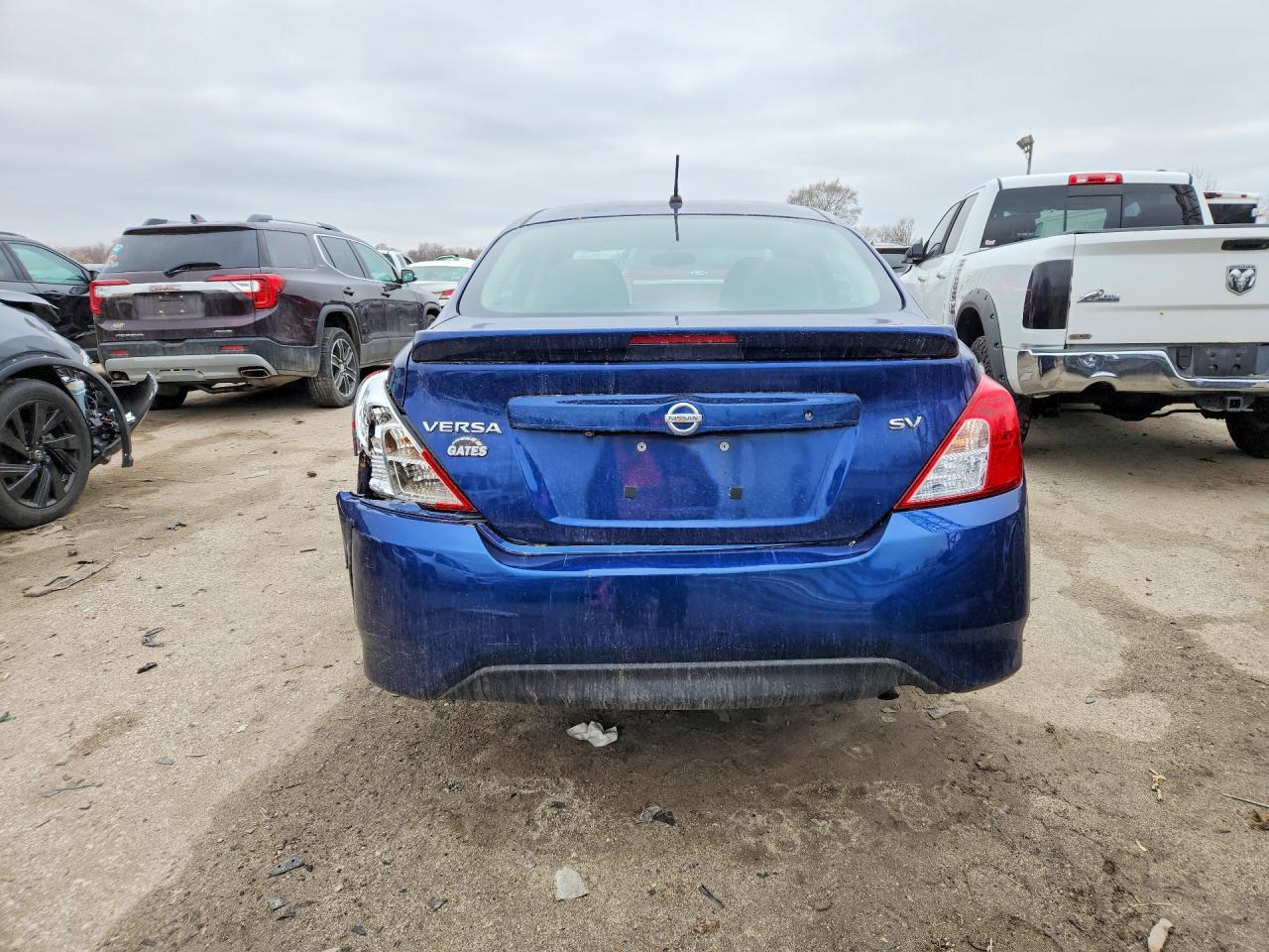 2018 NISSAN VERSA S photo 11