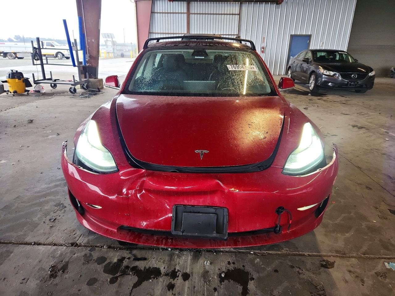 2018 TESLA MODEL 3 photo 5