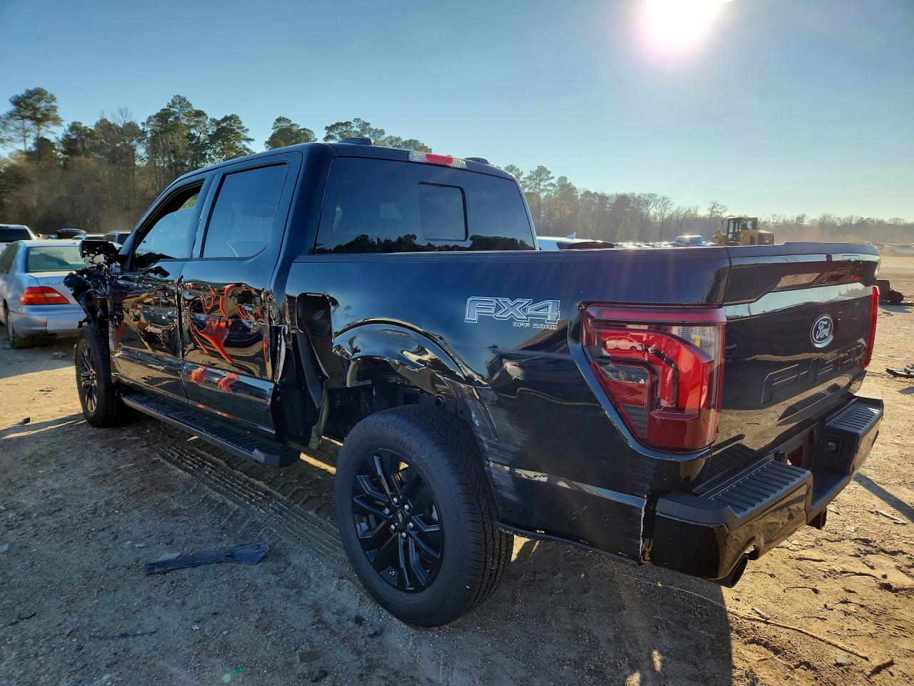 2025 FORD F150 LARIAT photo 2