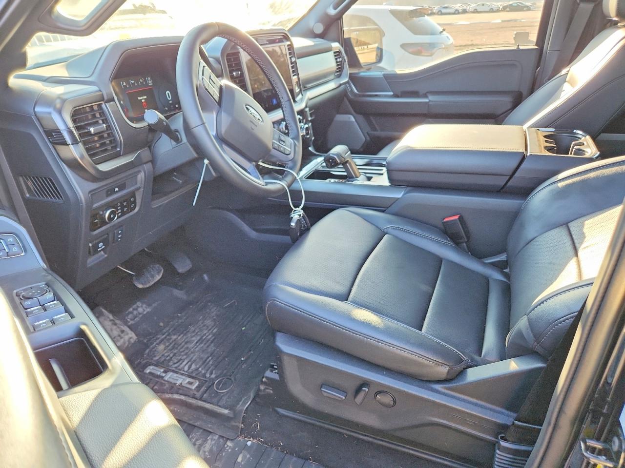 2025 FORD F150 LARIAT photo 7