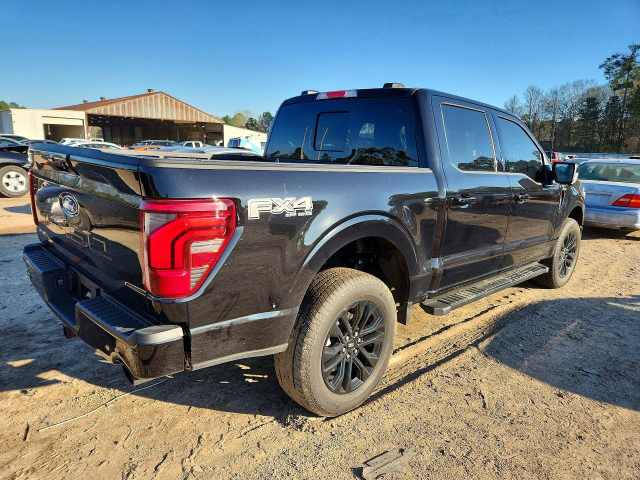 2025 FORD F150 LARIAT photo 3