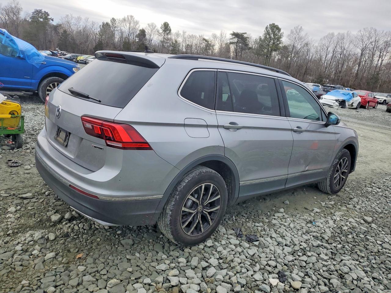 2021 VOLKSWAGEN TIGUAN SE photo 5