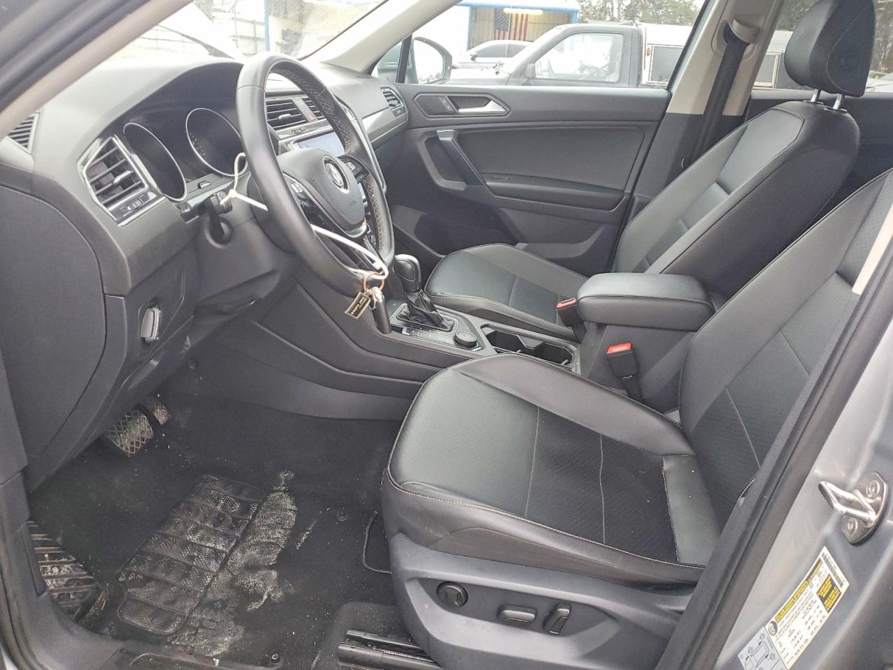 2021 VOLKSWAGEN TIGUAN SE photo 13