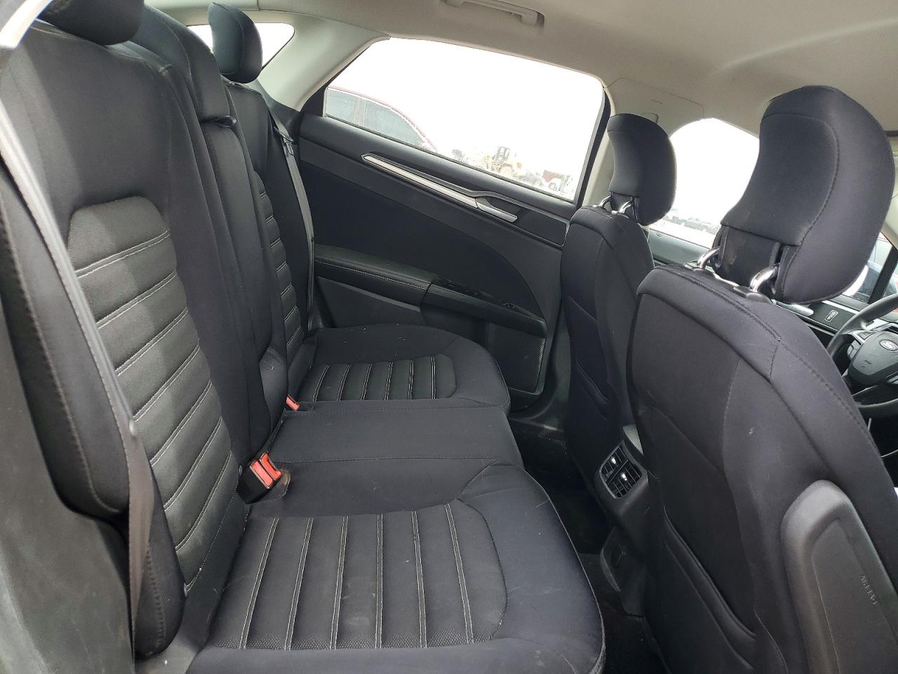 2014 FORD FUSION SE photo 10