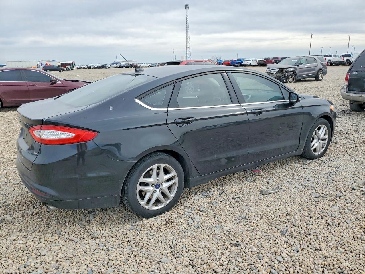 2014 FORD FUSION SE photo 3