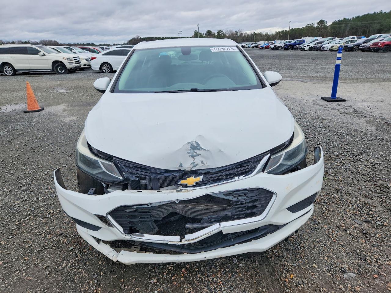 2017 CHEVROLET CRUZE LT photo 5