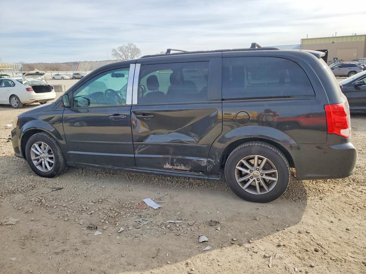 2013 DODGE GRAND CARAVAN SXT photo 2