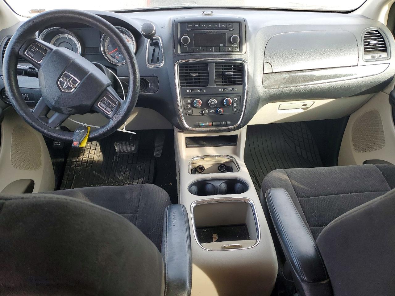 2013 DODGE GRAND CARAVAN SXT photo 8