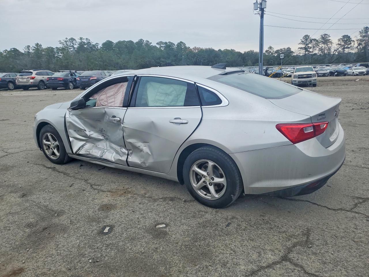 2018 CHEVROLET MALIBU LS photo 2