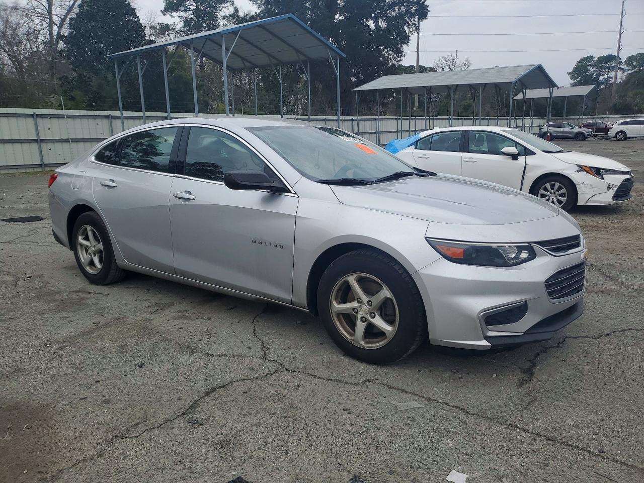 2018 CHEVROLET MALIBU LS photo 4