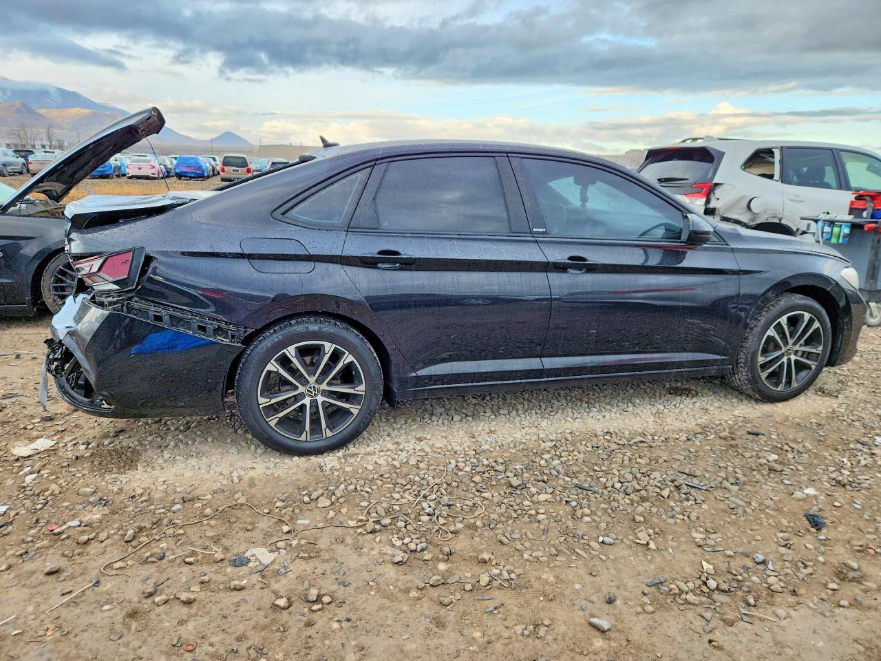 2023 VOLKSWAGEN JETTA SPORT photo 3
