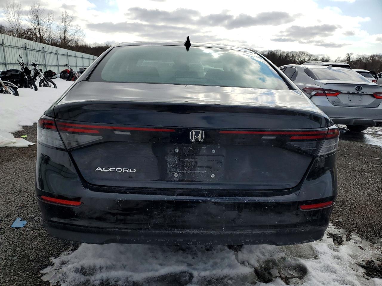 2025 HONDA ACCORD LX photo 6