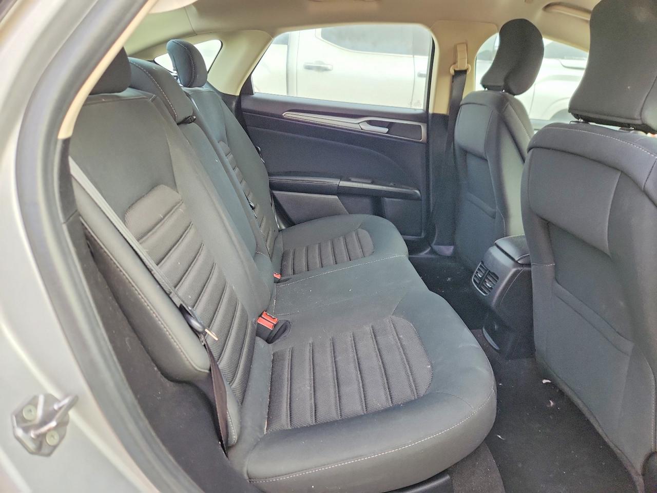 2019 FORD FUSION SE photo 19