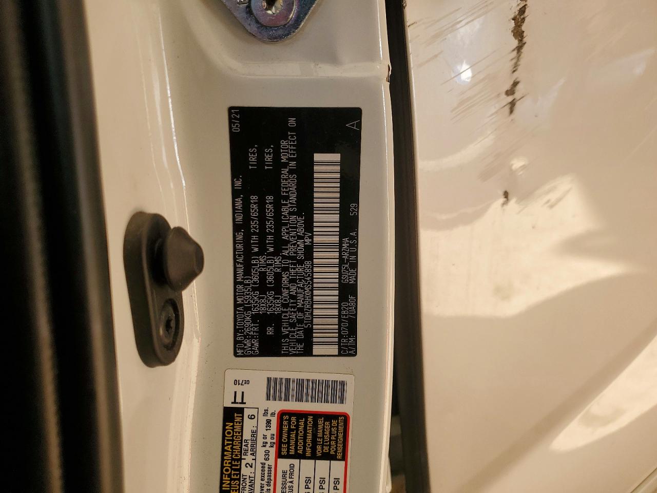 2021 TOYOTA HIGHLANDER XLE photo 25