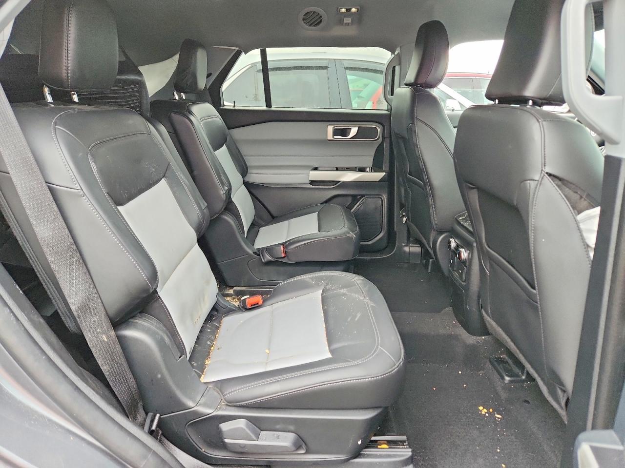 2023 FORD EXPLORER XLT photo 41