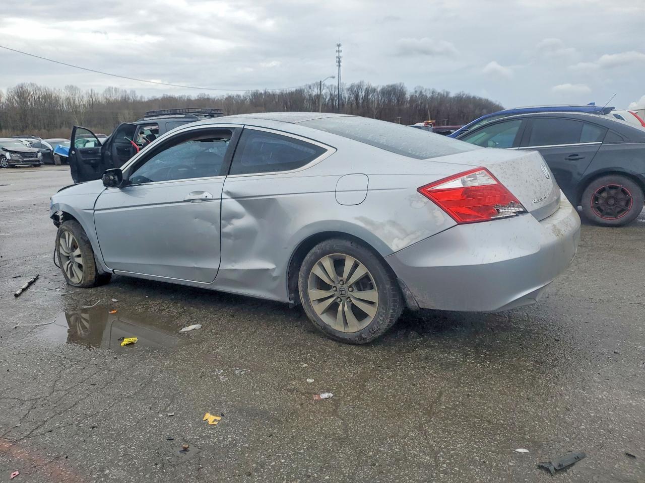 2009 HONDA ACCORD LX photo 3