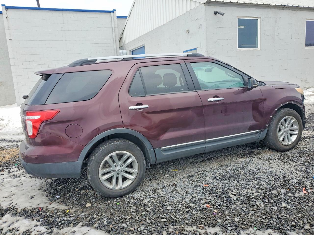 2011 FORD EXPLORER XLT photo 5
