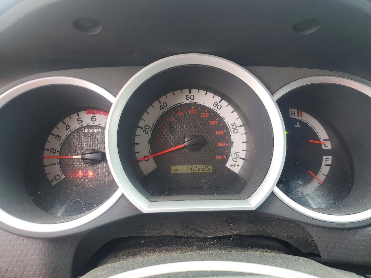 2013 TOYOTA TACOMA photo 9