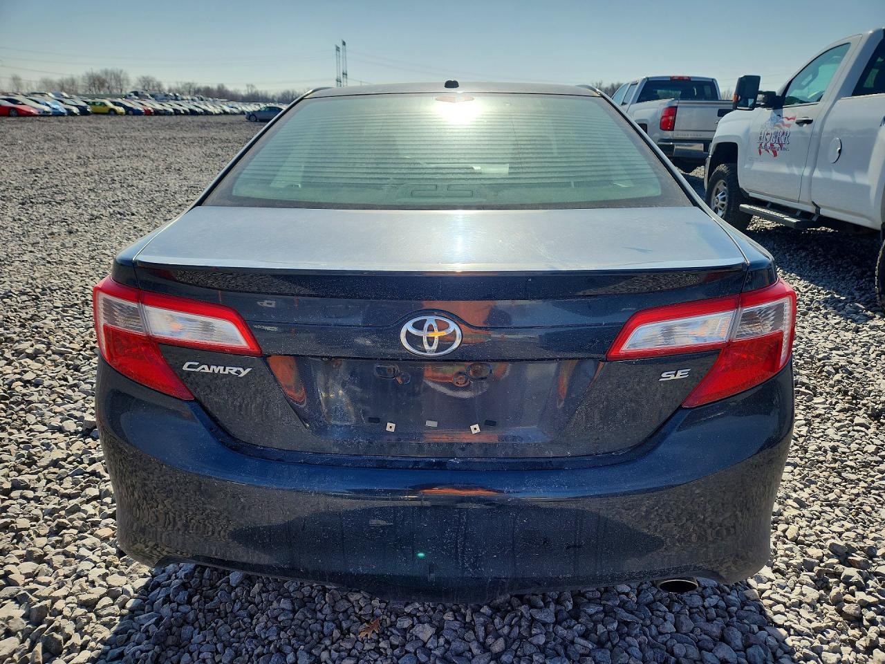 2012 TOYOTA CAMRY SE photo 16