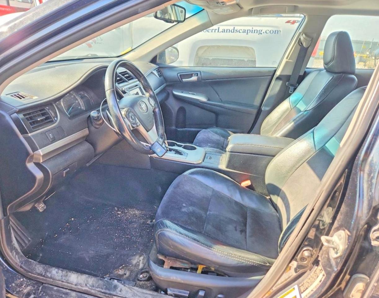 2012 TOYOTA CAMRY SE photo 19