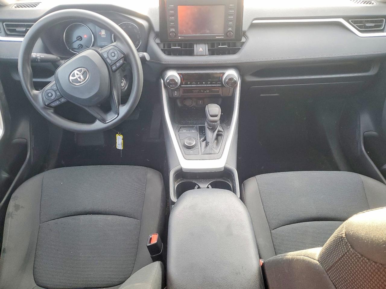 2021 TOYOTA RAV4 LE photo 8