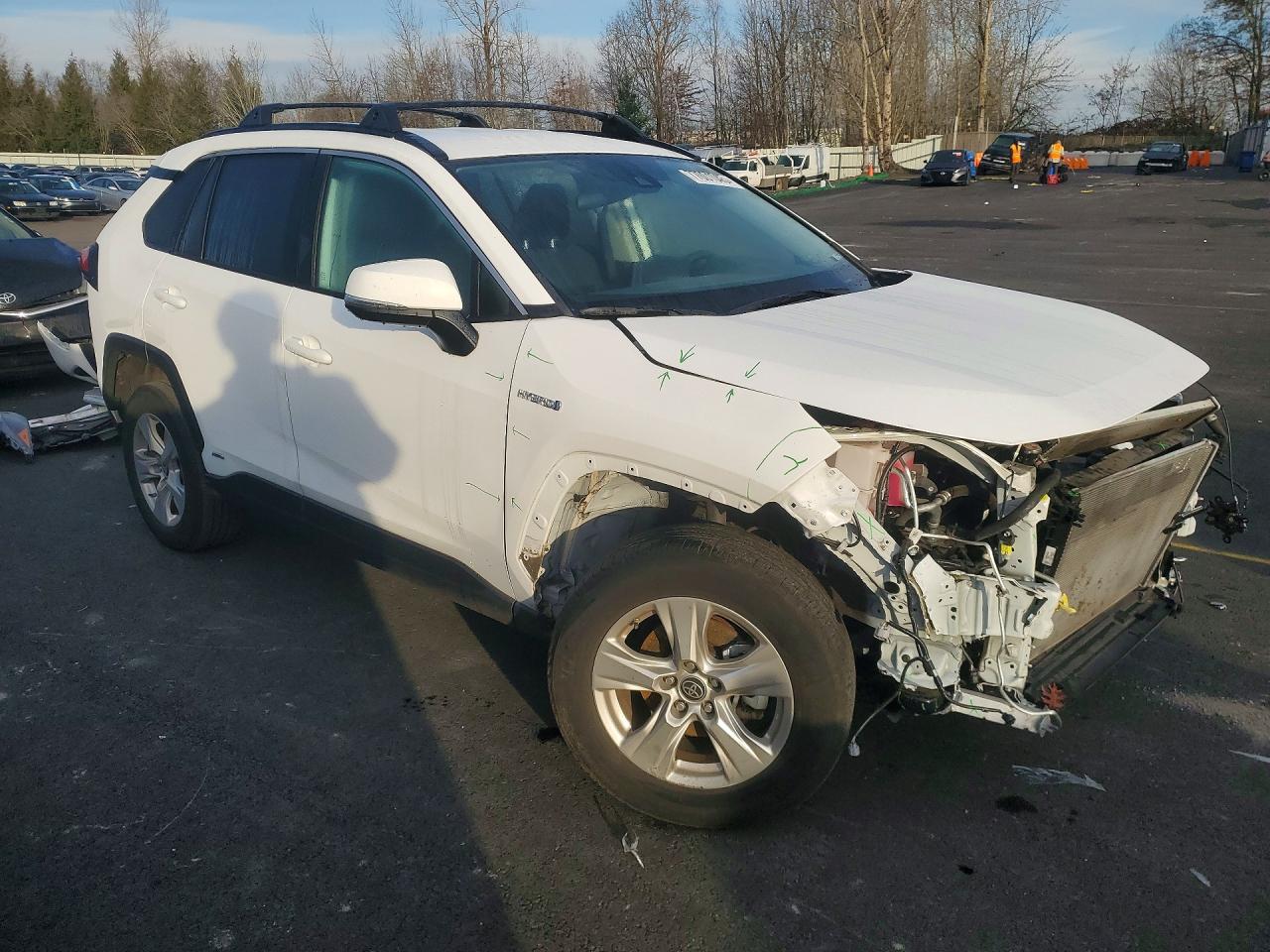 2021 TOYOTA RAV4 LE photo 4