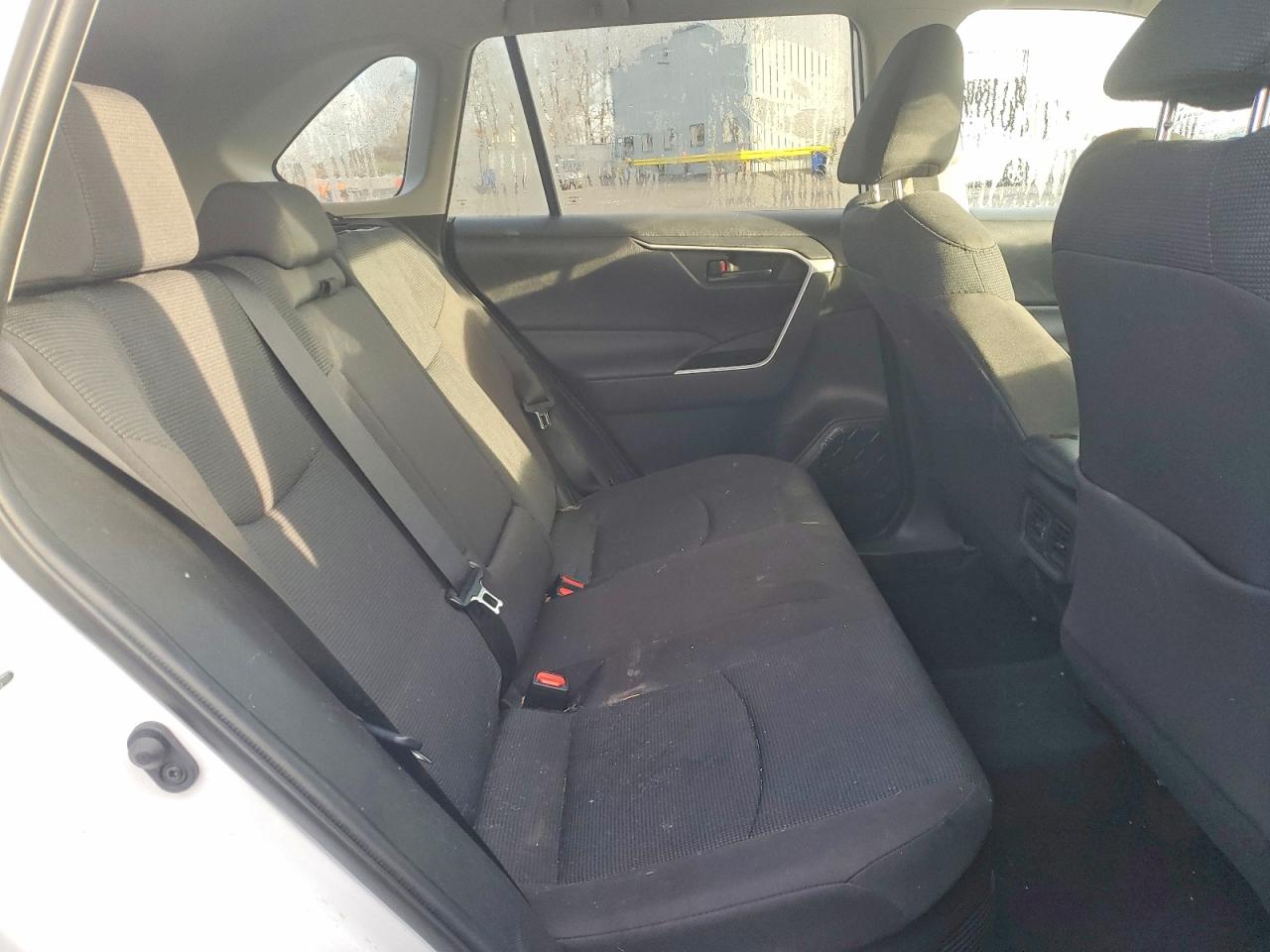 2021 TOYOTA RAV4 LE photo 10