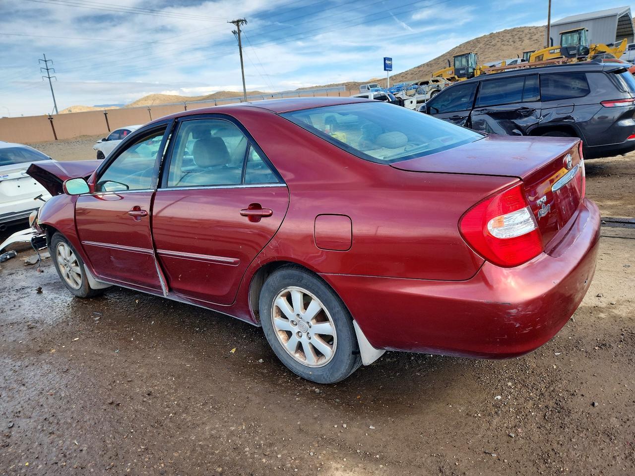 2003 TOYOTA CAMRY XLE photo 2