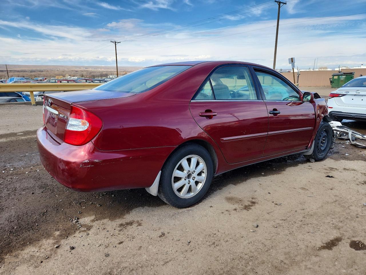 2003 TOYOTA CAMRY XLE photo 3